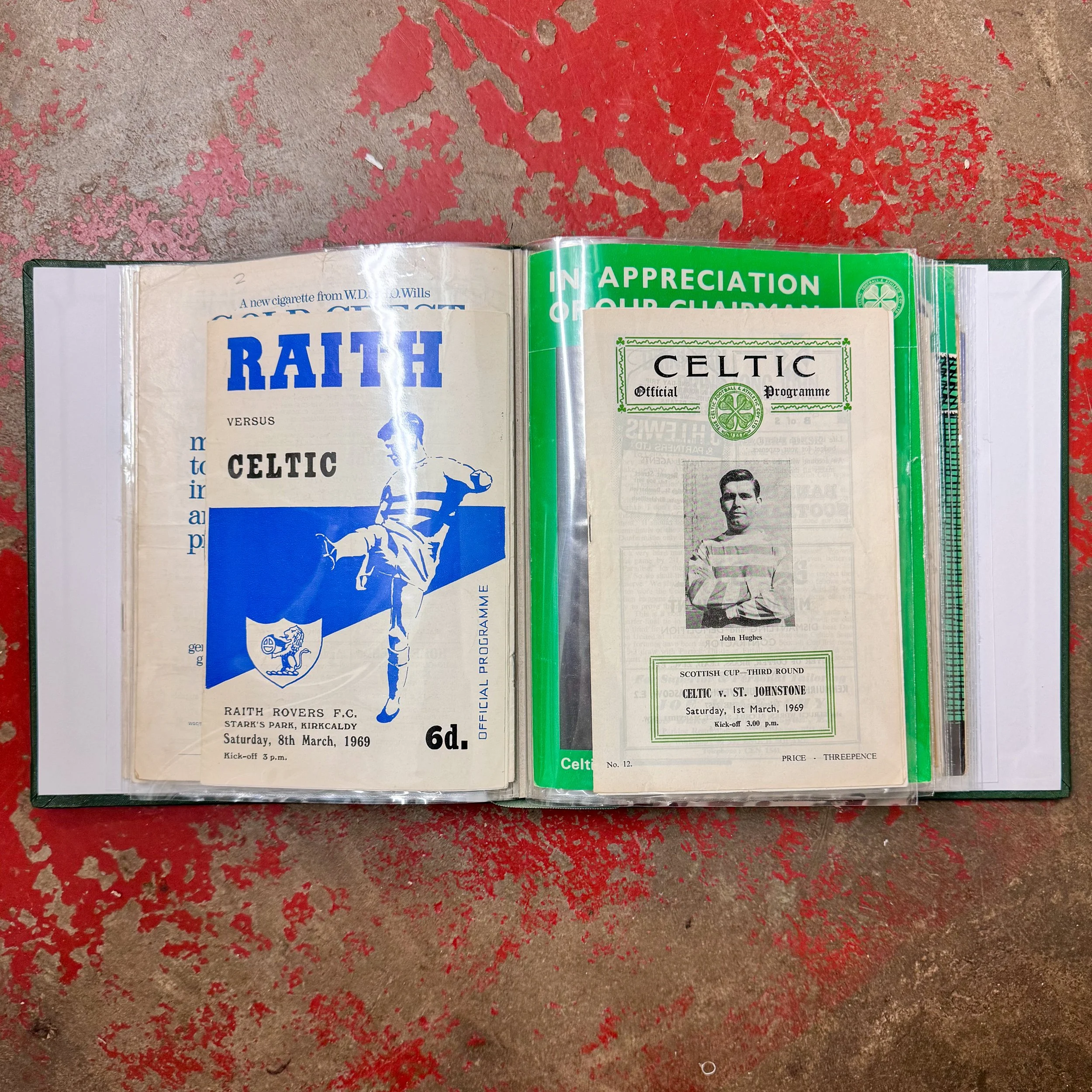 本 GUIDE TO FOOTBALL PROGRAMMES football programme binder — Downie Allison Downie Bookbinders